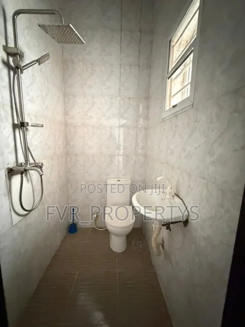 Mini Flat in Cluster, Ikota for rent