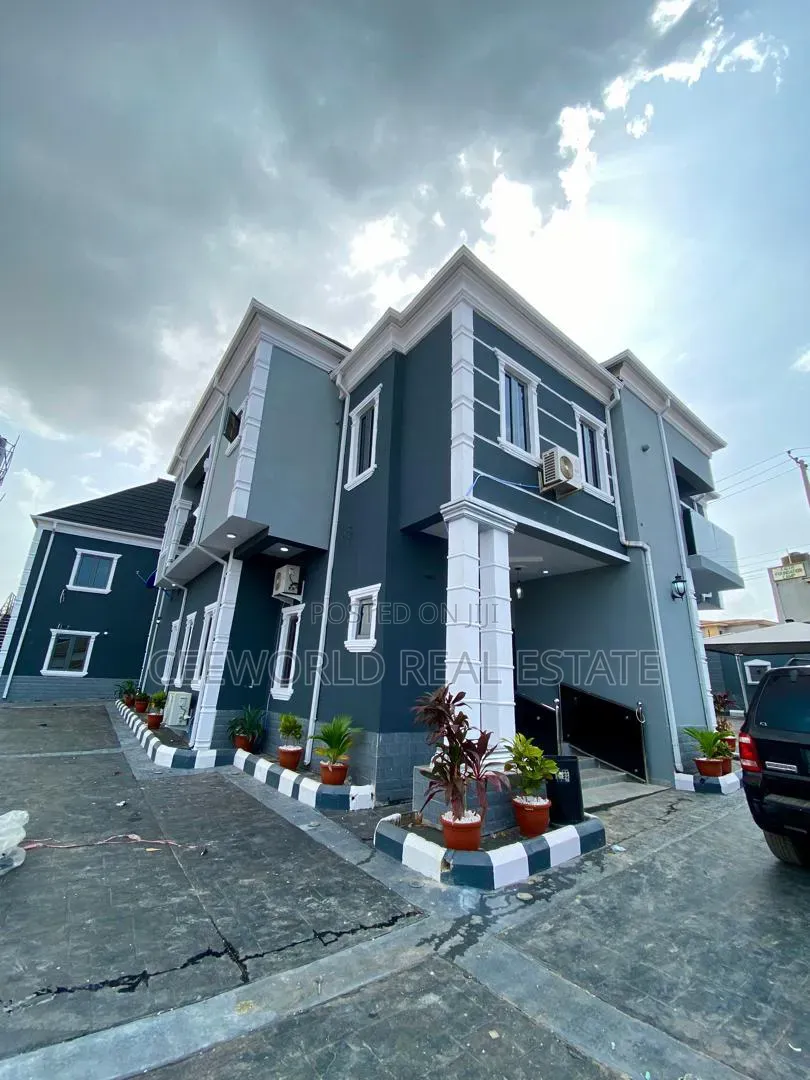 2bdrm Apartment in Oluyole Estate for rent