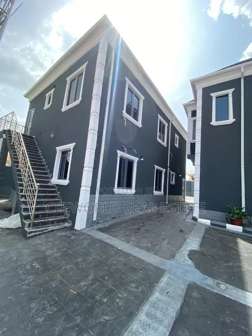 2bdrm Apartment in Oluyole Estate for rent