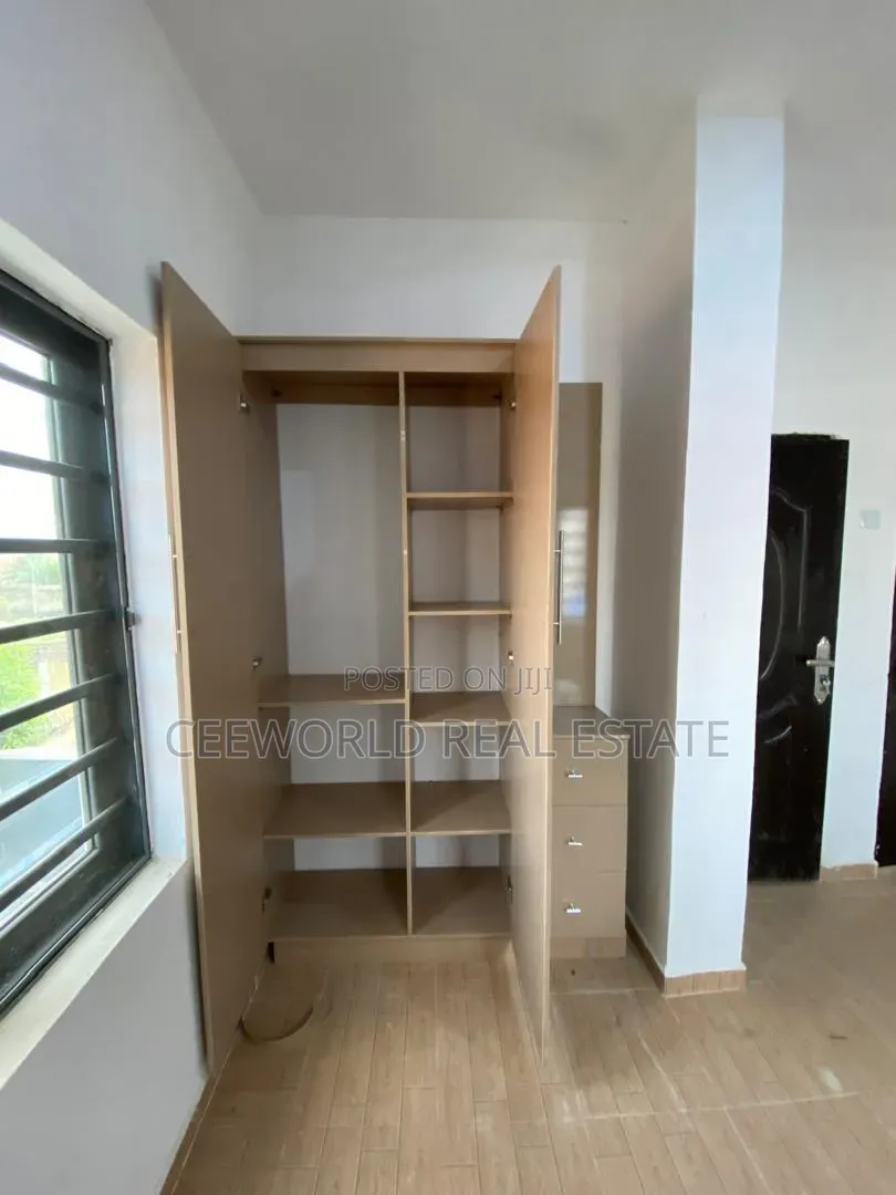 2bdrm Apartment in Oluyole Estate for rent