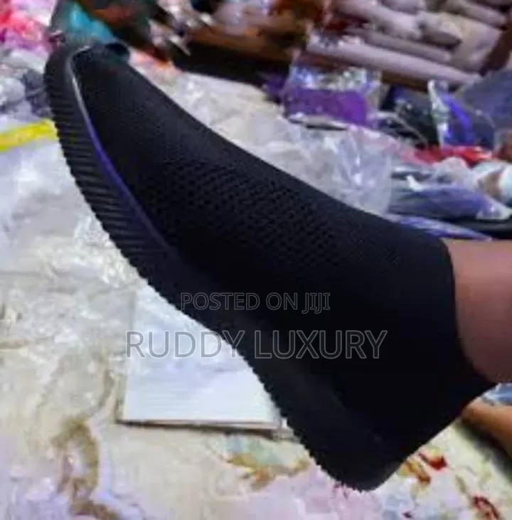 Premium Black Slip-on Knit Sneakers