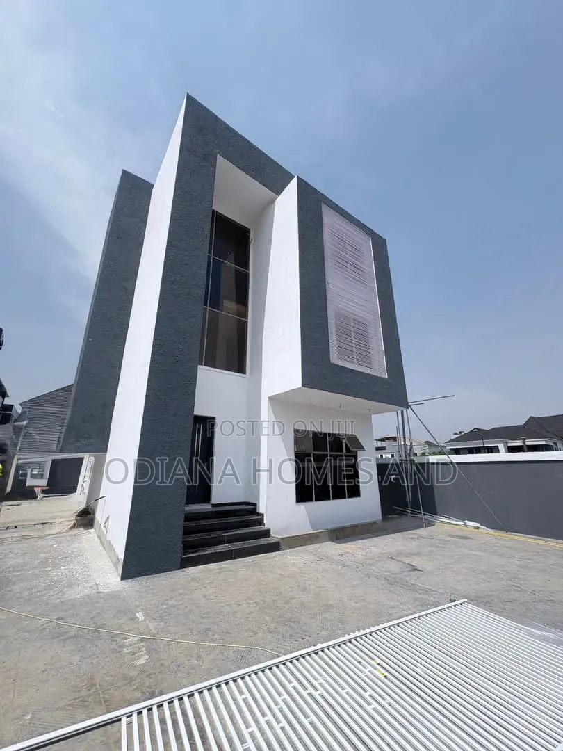 4bdrm Duplex in Kolapo Ishola Gra, Akobo for sale