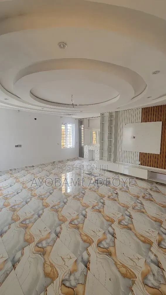 4bdrm Duplex in Wealth Land Estate, Lakowe for rent