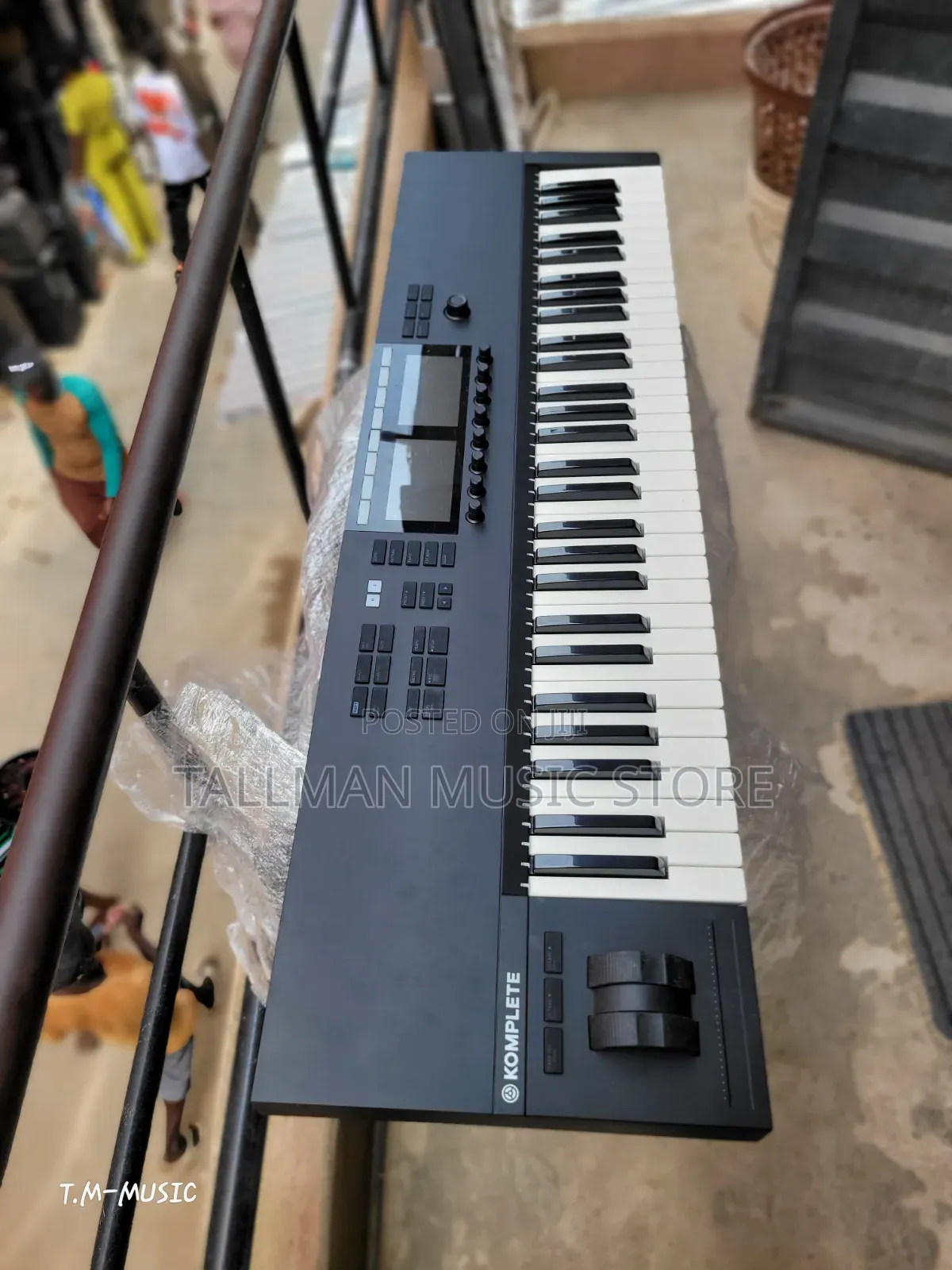 Komplete S61