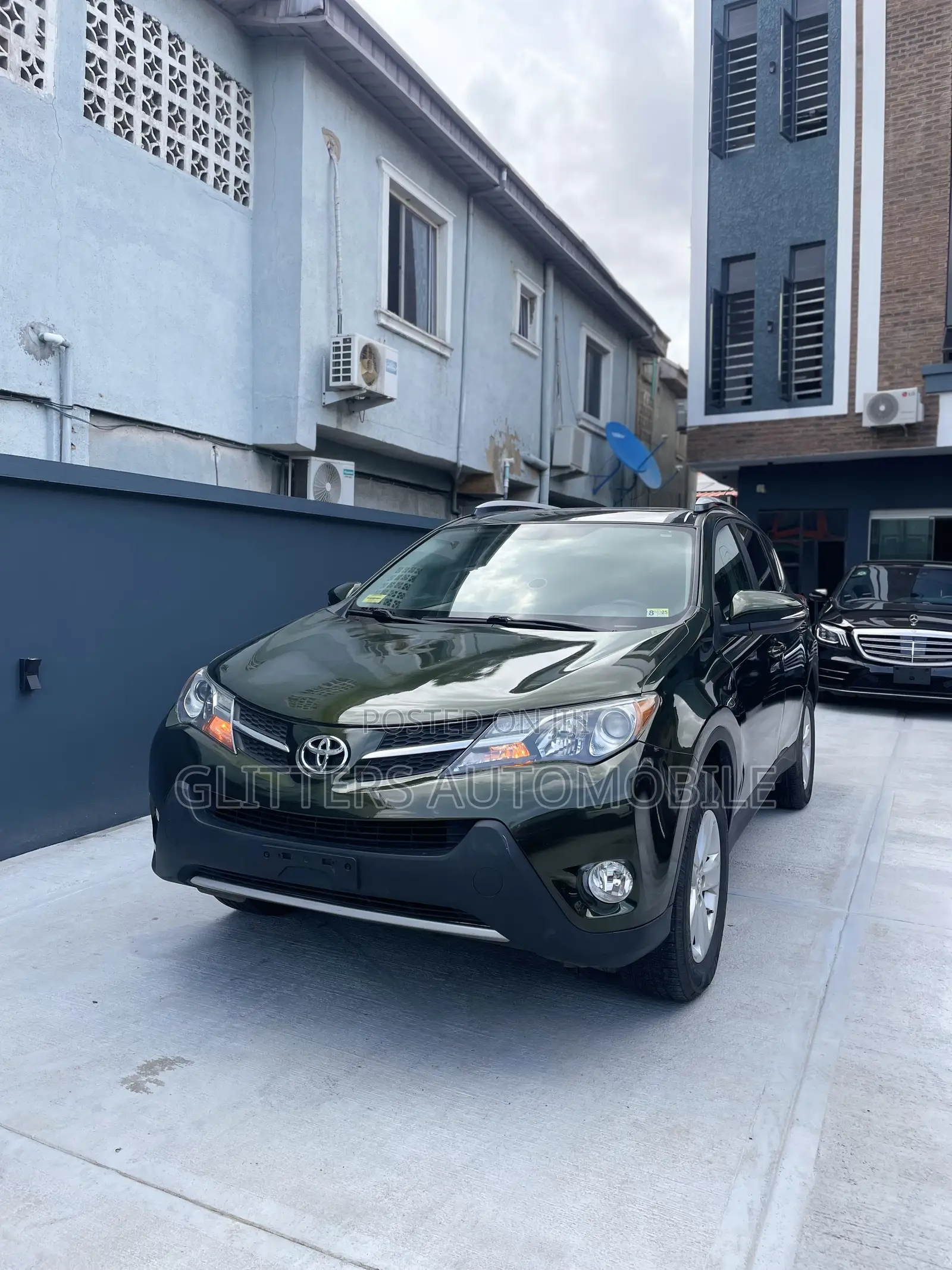 Toyota RAV4 XLE AWD (2.5L 4cyl 6A) 2013 Green