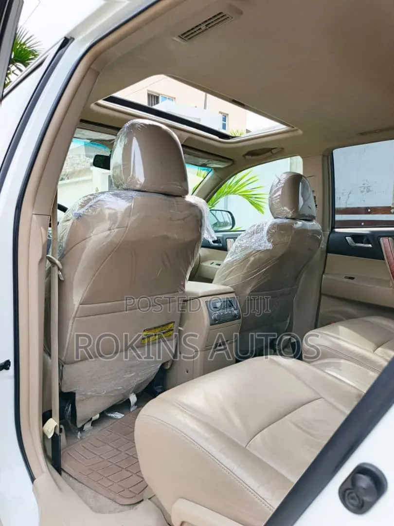 Toyota Highlander Limited 2010 White