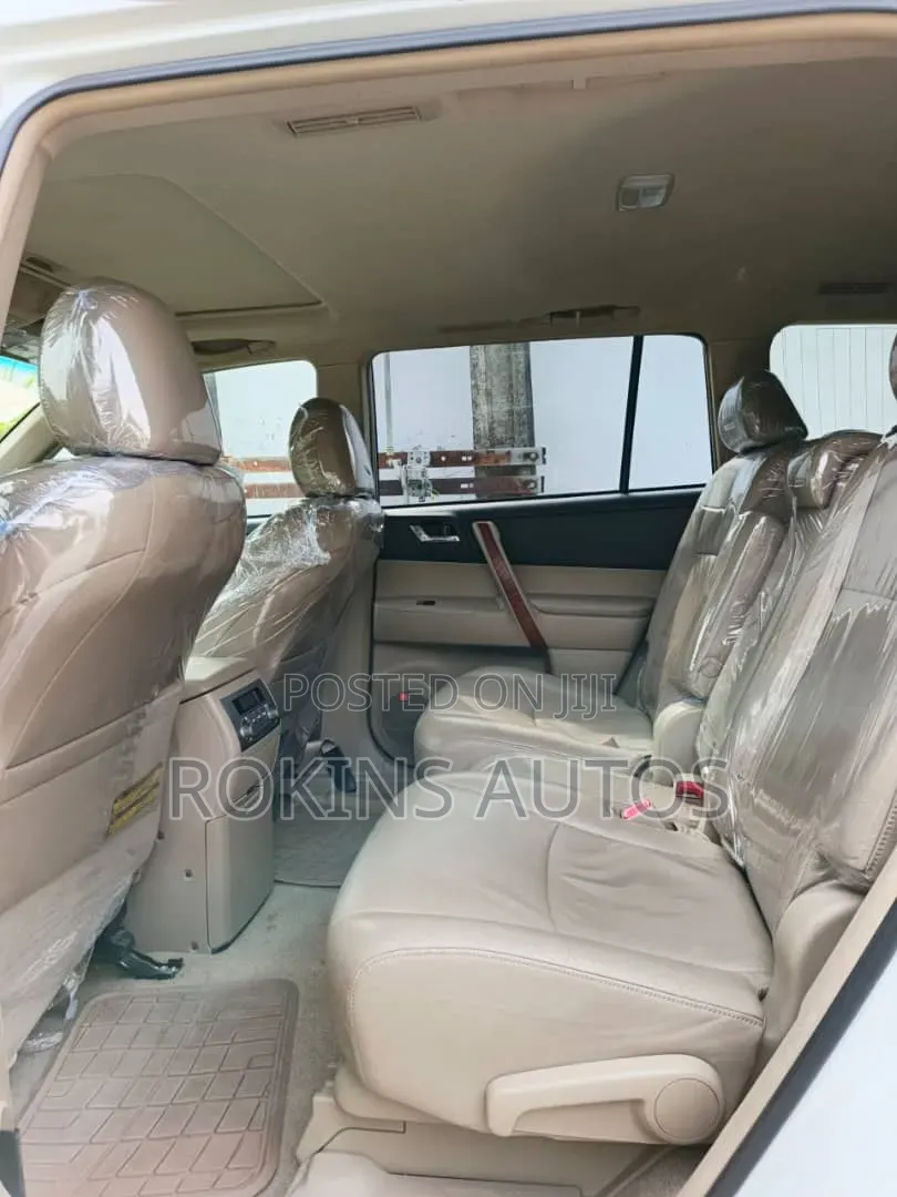 Toyota Highlander Limited 2010 White
