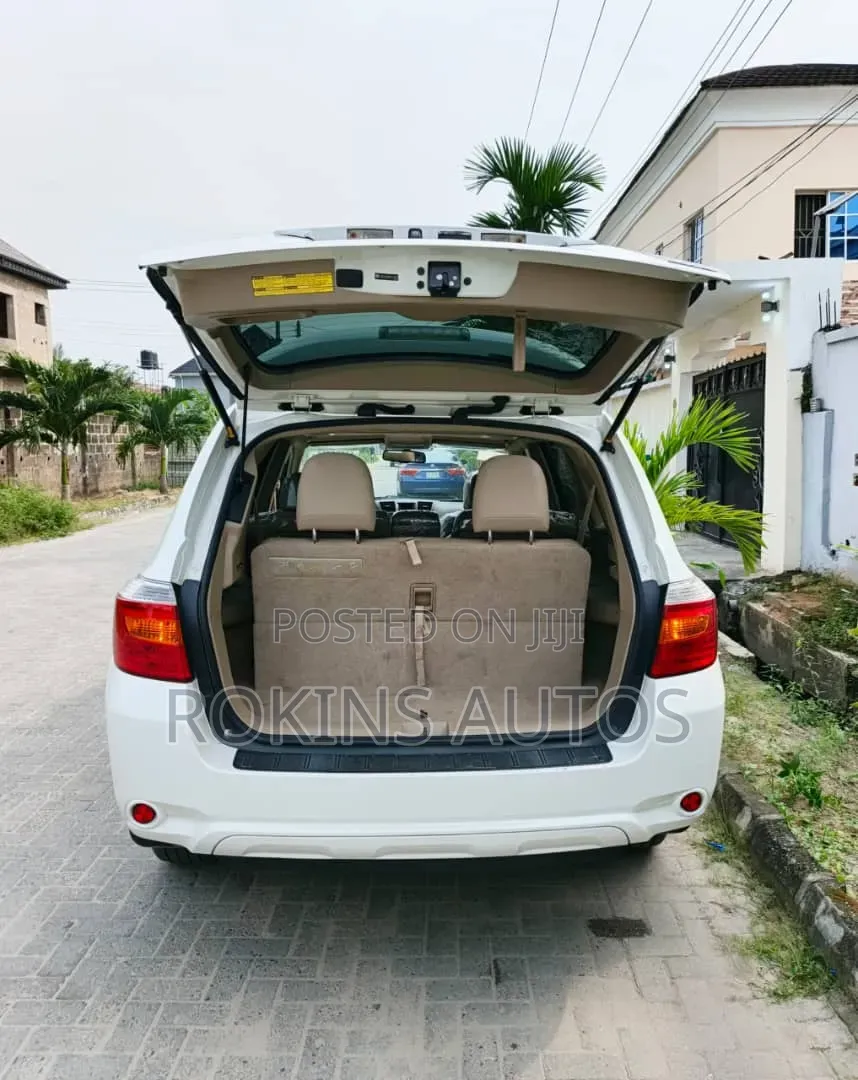 Toyota Highlander Limited 2010 White