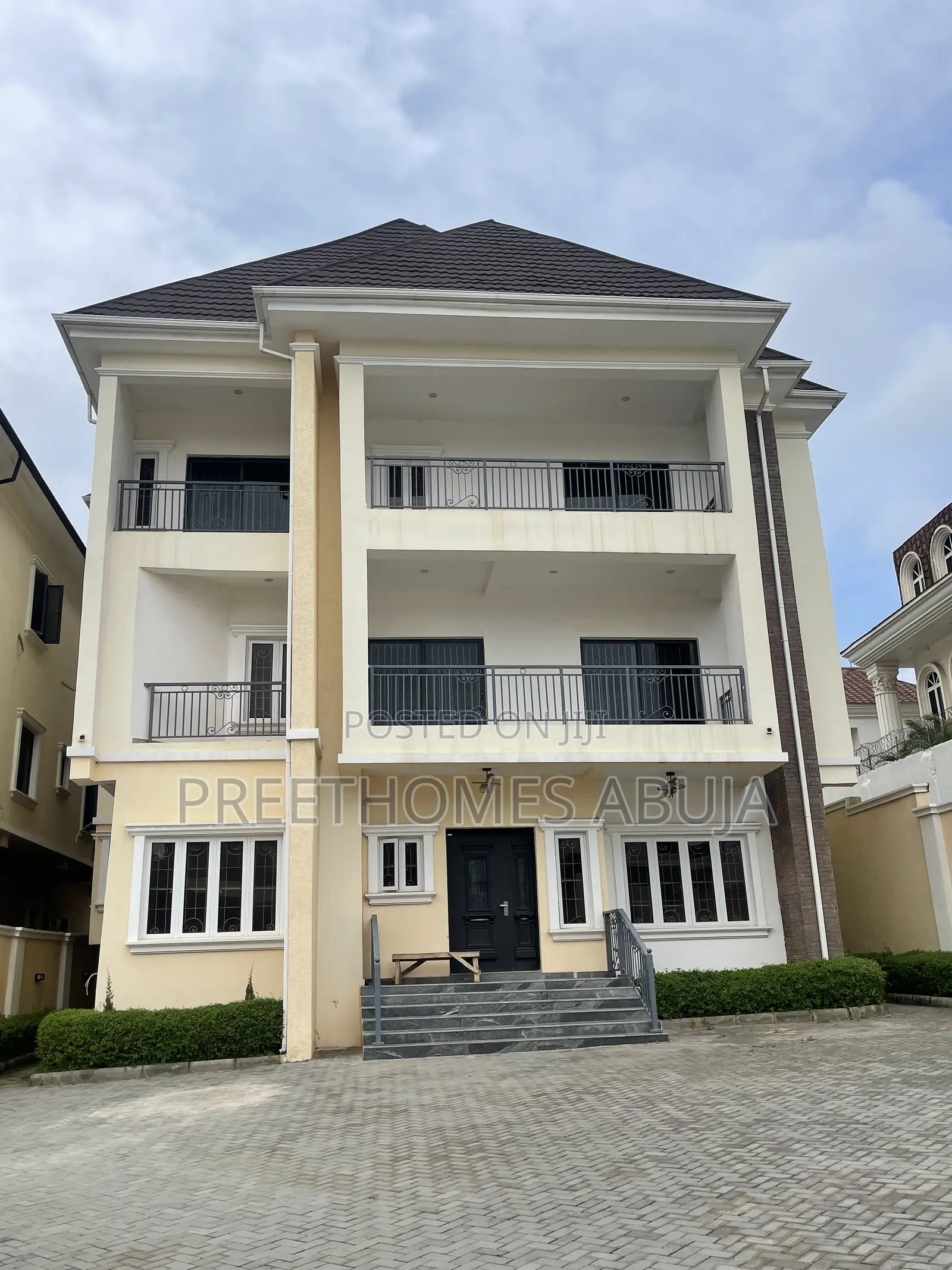 7bdrm Mansion in Asokoro for sale