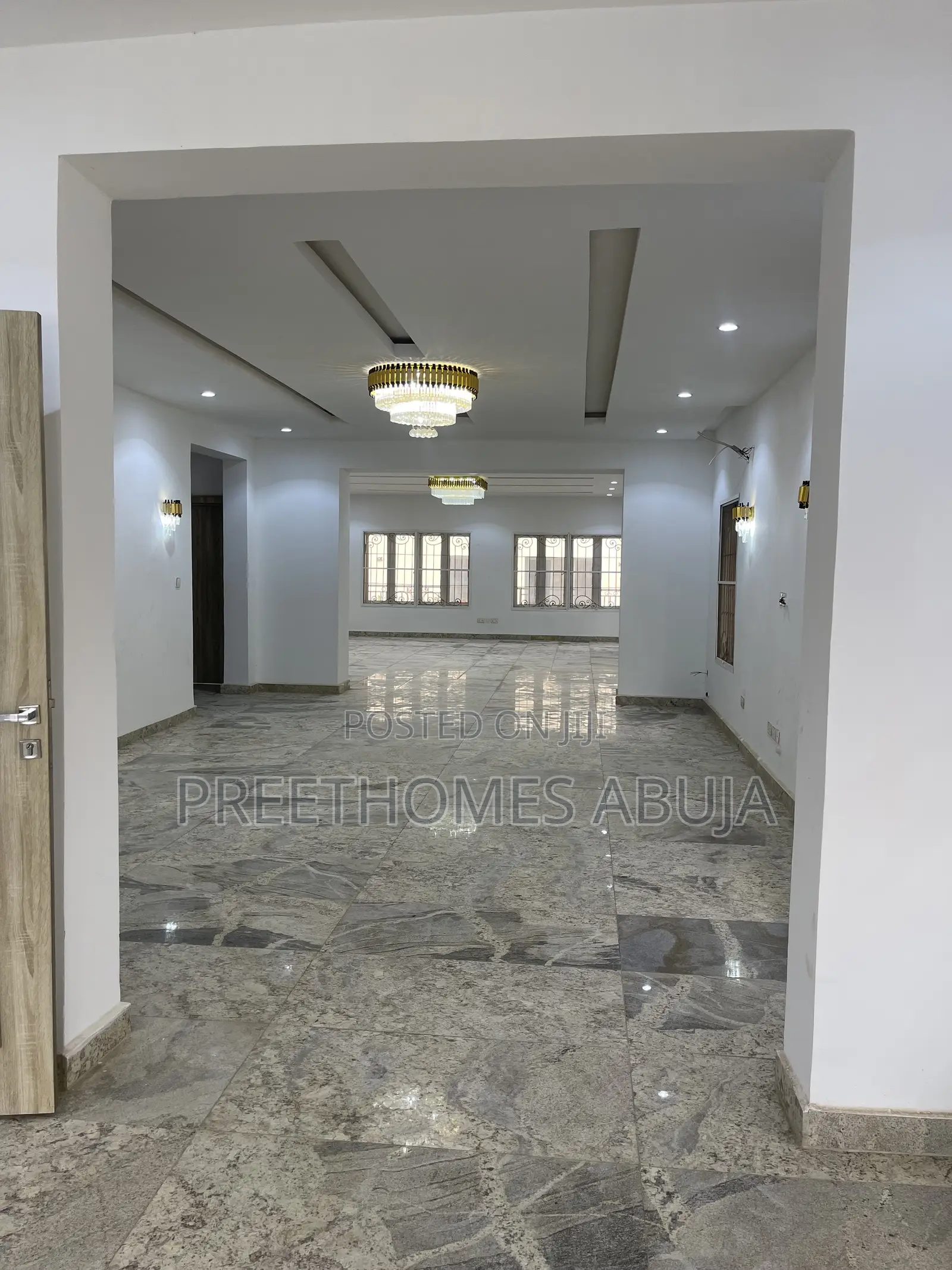 7bdrm Mansion in Asokoro for sale