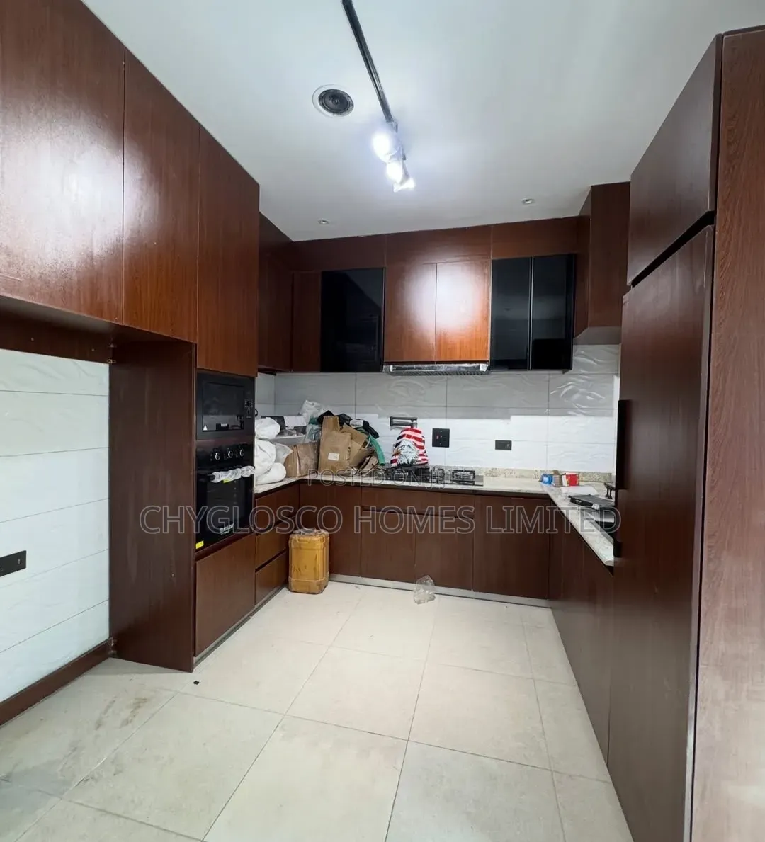 4bdrm Duplex in Eneka for sale