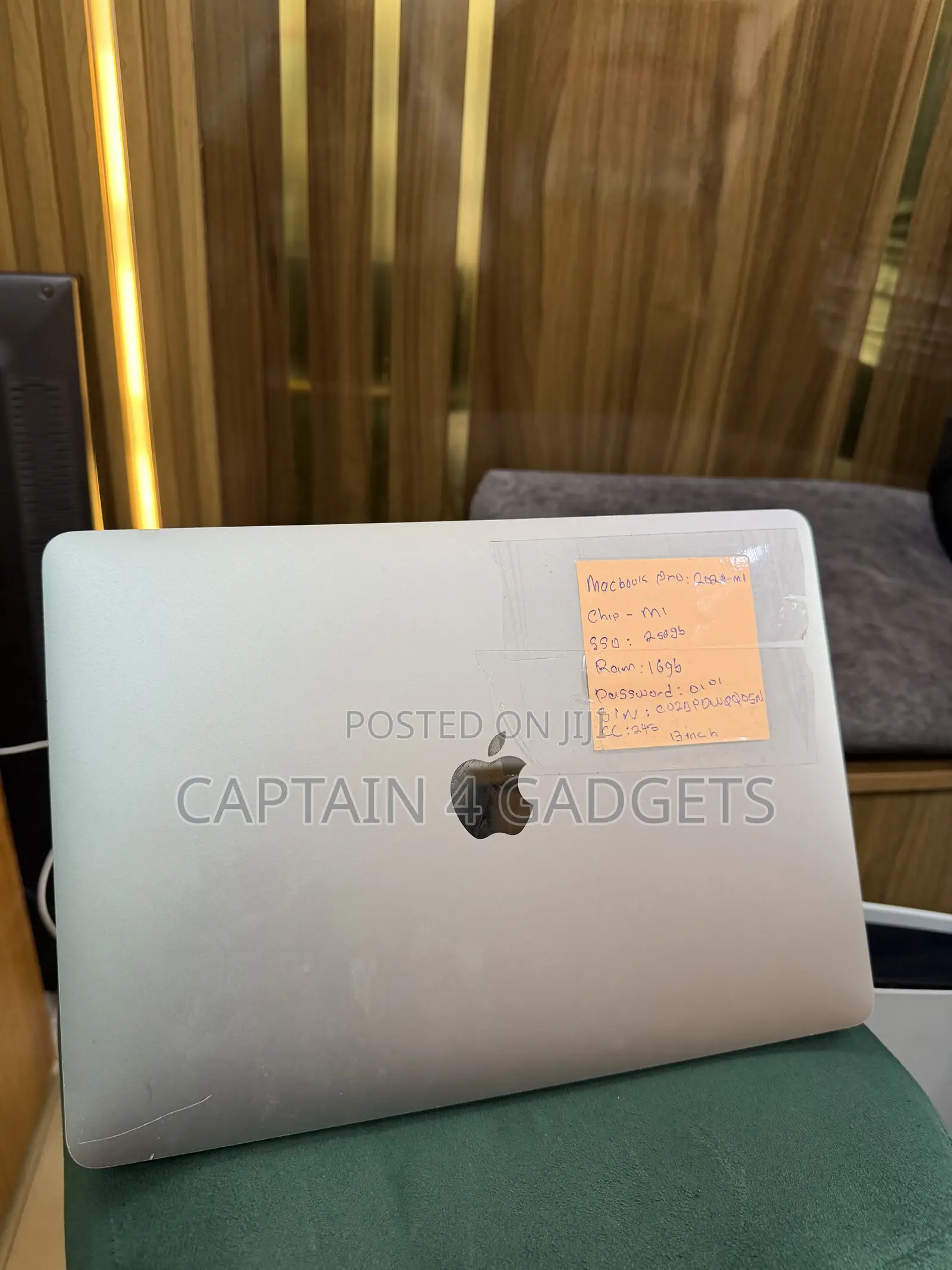 Laptop Apple MacBook Pro 2020 M1 8GB Apple M1 Pro SSD 512GB