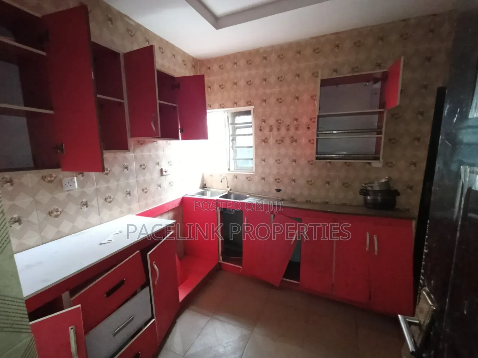 3bdrm Apartment in Ayobo for rent
