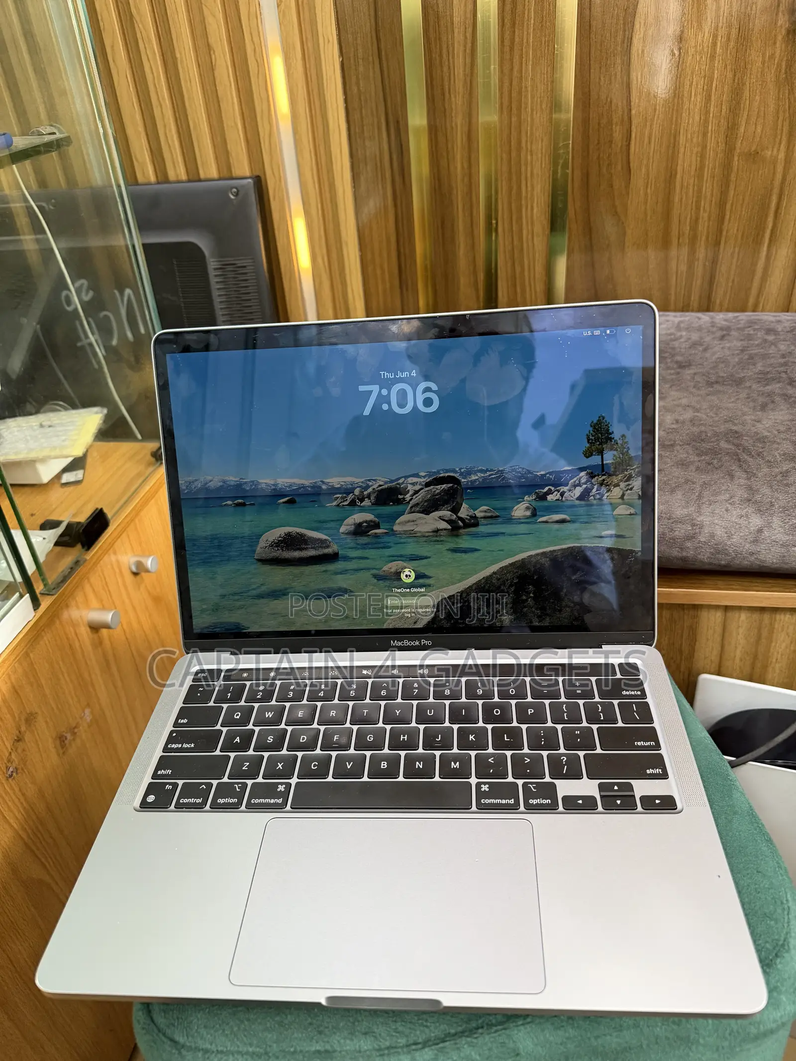 Laptop Apple MacBook Pro 2020 M1 16GB Apple M1 Pro SSD 512GB