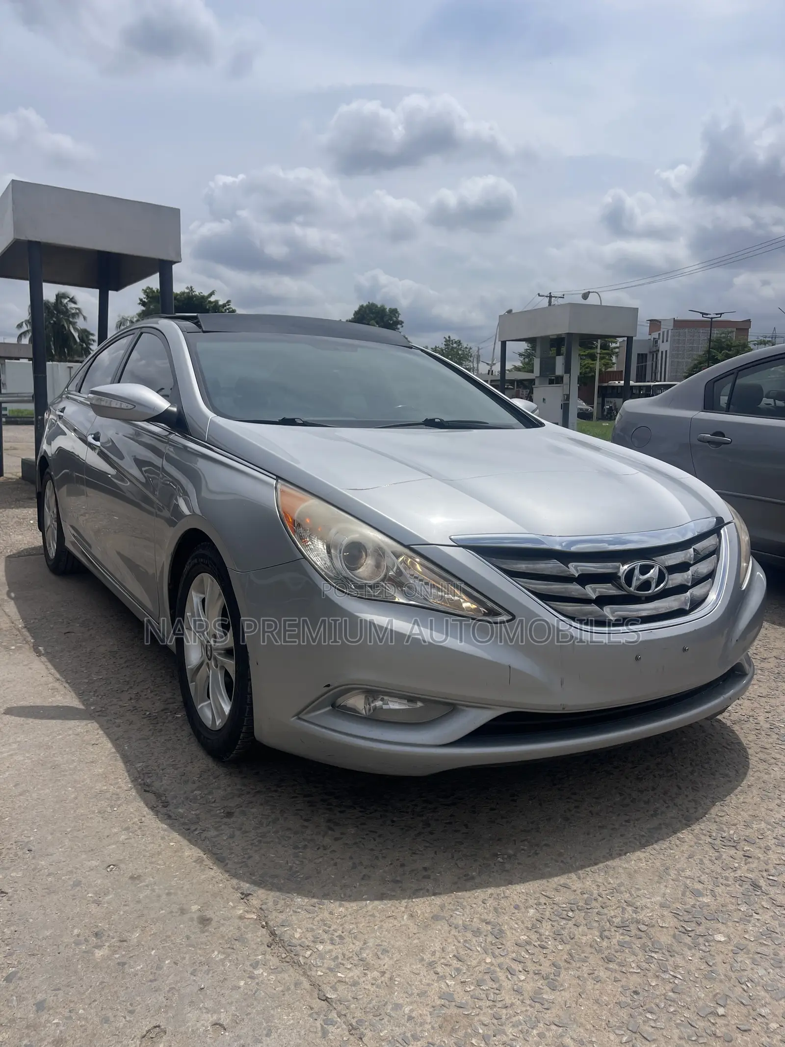Hyundai Sonata Limited Sedan FWD (2.4L 4cyl 6A) 2011 Silver