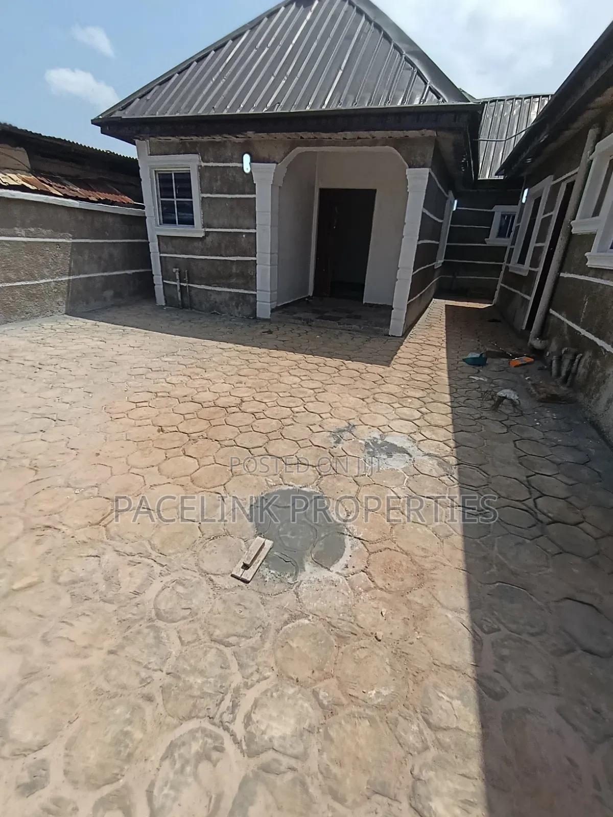 Furnished 1bdrm Apartment in Ayobo for rent