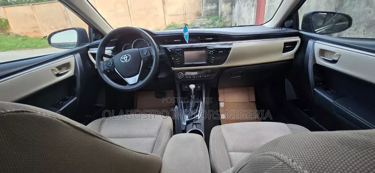 Toyota Corolla LE Eco 4dr Sedan (1.8L 4cyl CVT) 2015 Gray