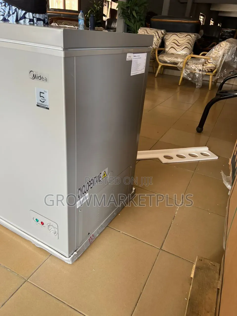 Midea 249l Chest Freezer-Mdrc345fz43