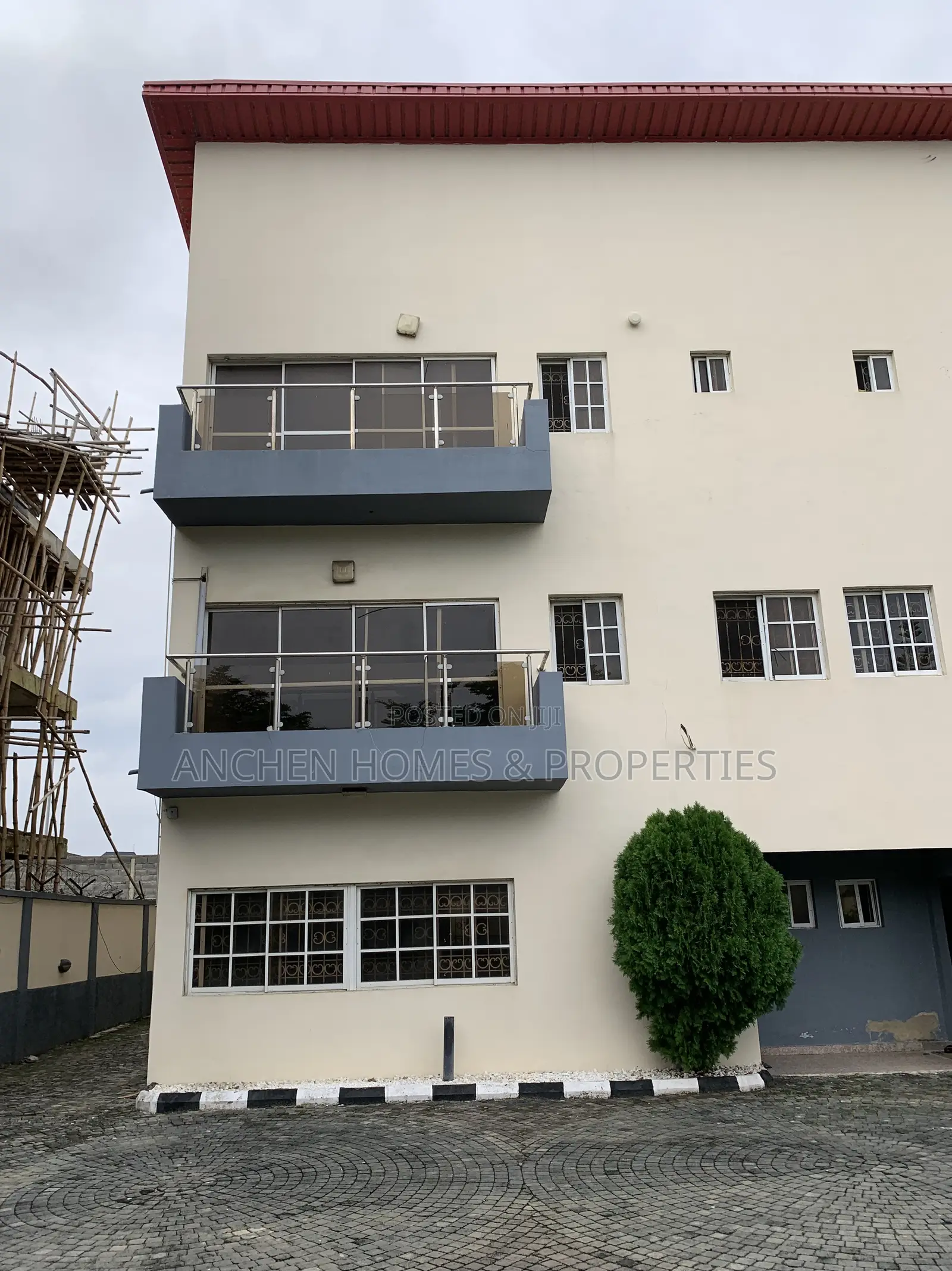 4bdrm Duplex in A Secure Estate In, Lekki for rent