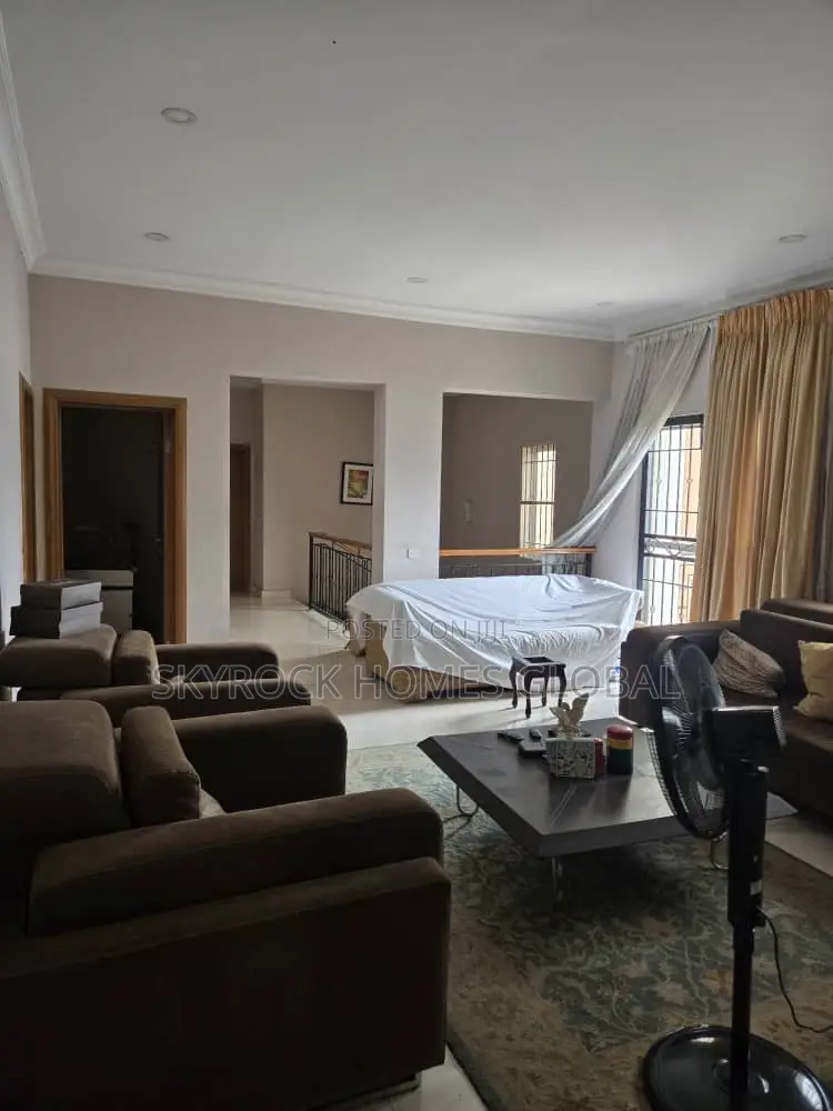 Furnished 6bdrm Duplex in Lekki Phase 1 for rent