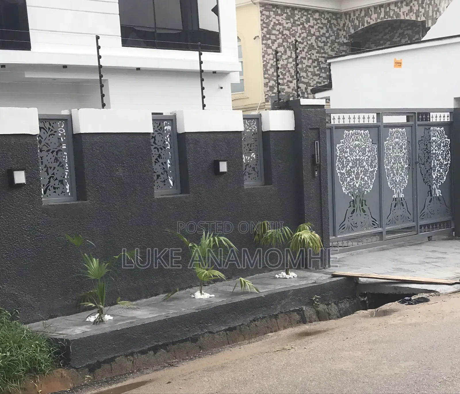 Lester Cet Gate Metal