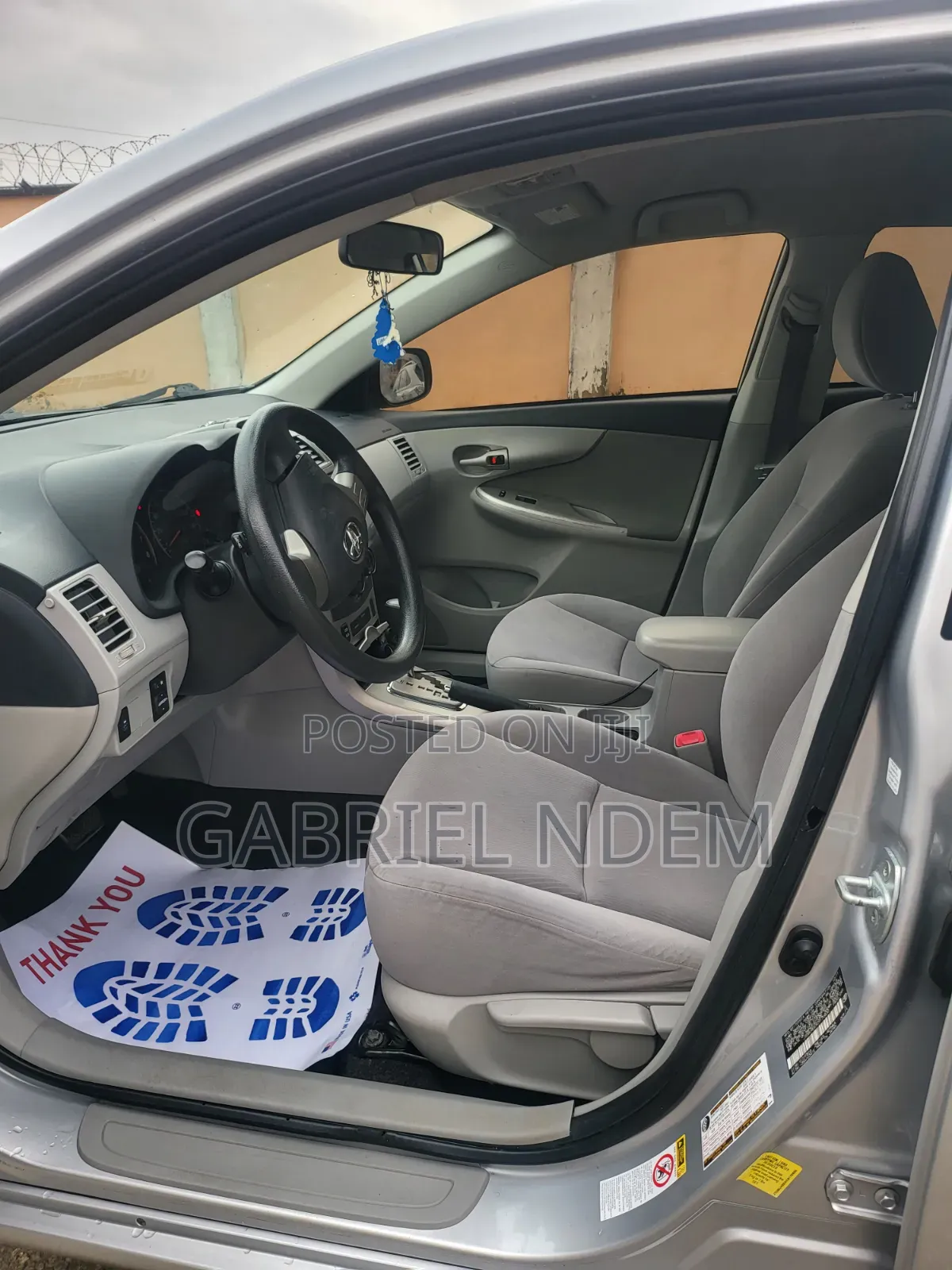 Toyota Corolla LE 4dr Sedan (1.8L 4cyl 4A) 2012 Silver