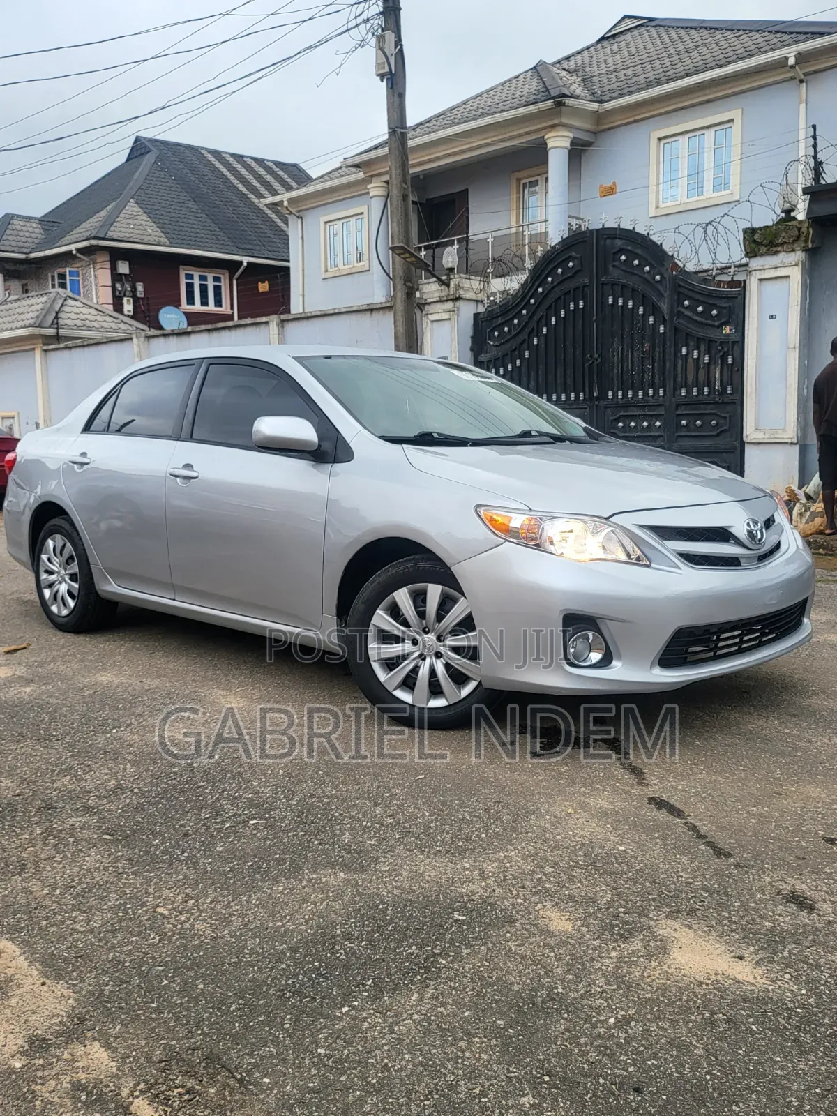 Toyota Corolla LE 4dr Sedan (1.8L 4cyl 4A) 2012 Silver
