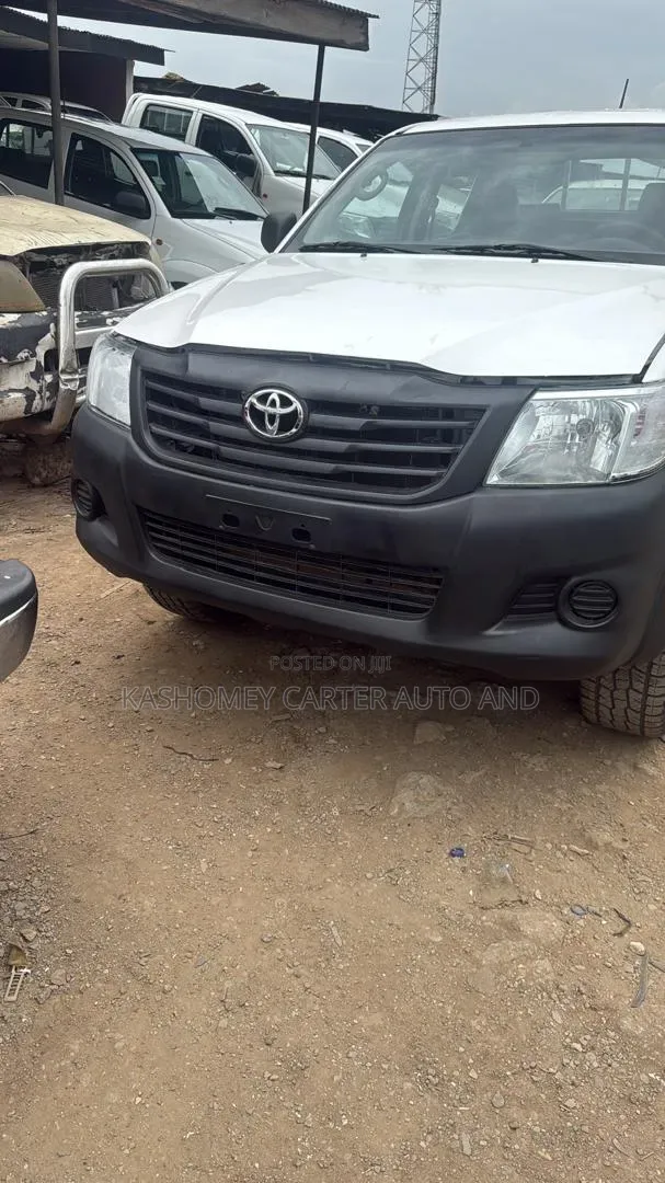 Toyota Hilux 2015 White