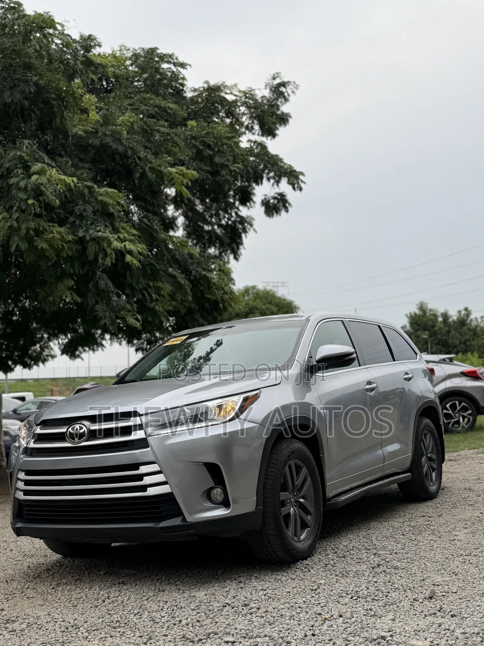 Toyota Highlander LE Plus 4x4 V6 (3.5L 6cyl 8A) 2017 Silver