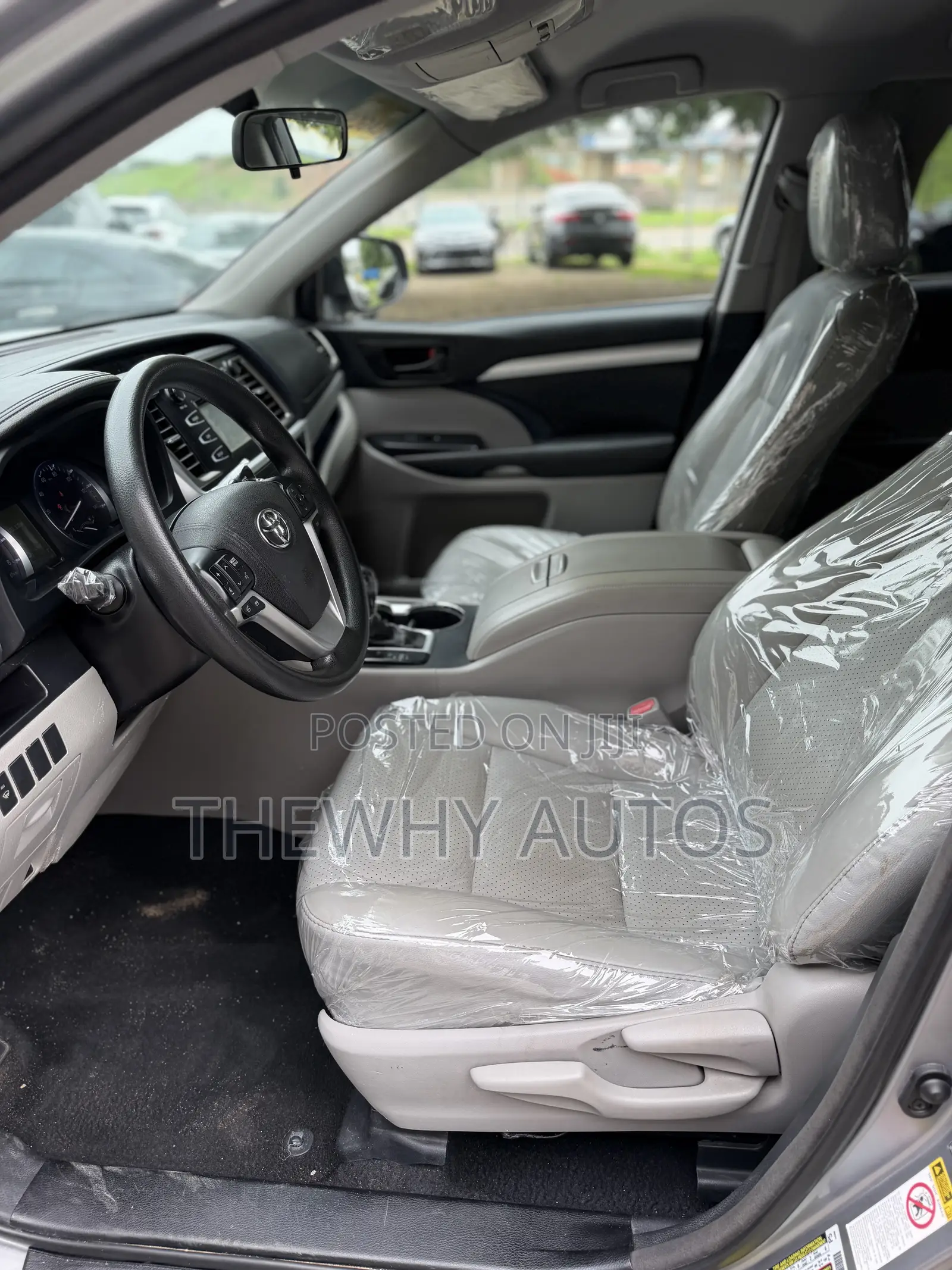 Toyota Highlander LE Plus 4x4 V6 (3.5L 6cyl 8A) 2017 Silver
