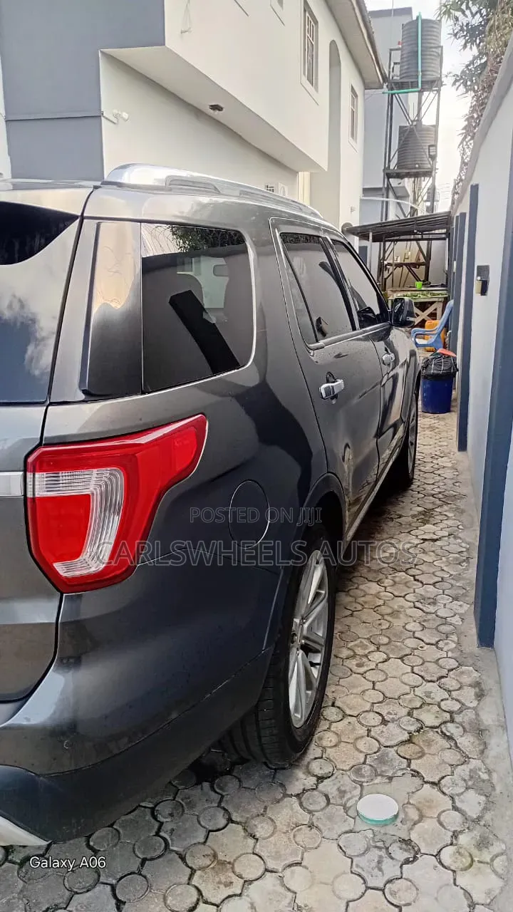Ford Explorer Limited 4dr 4x4 (2.3L 4cyl 6A) 2017 Gray