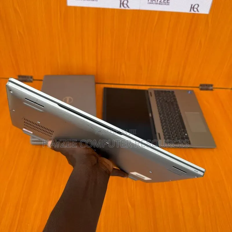 Laptop Dell Latitude 5520 16GB Intel Core i7 SSD 512GB