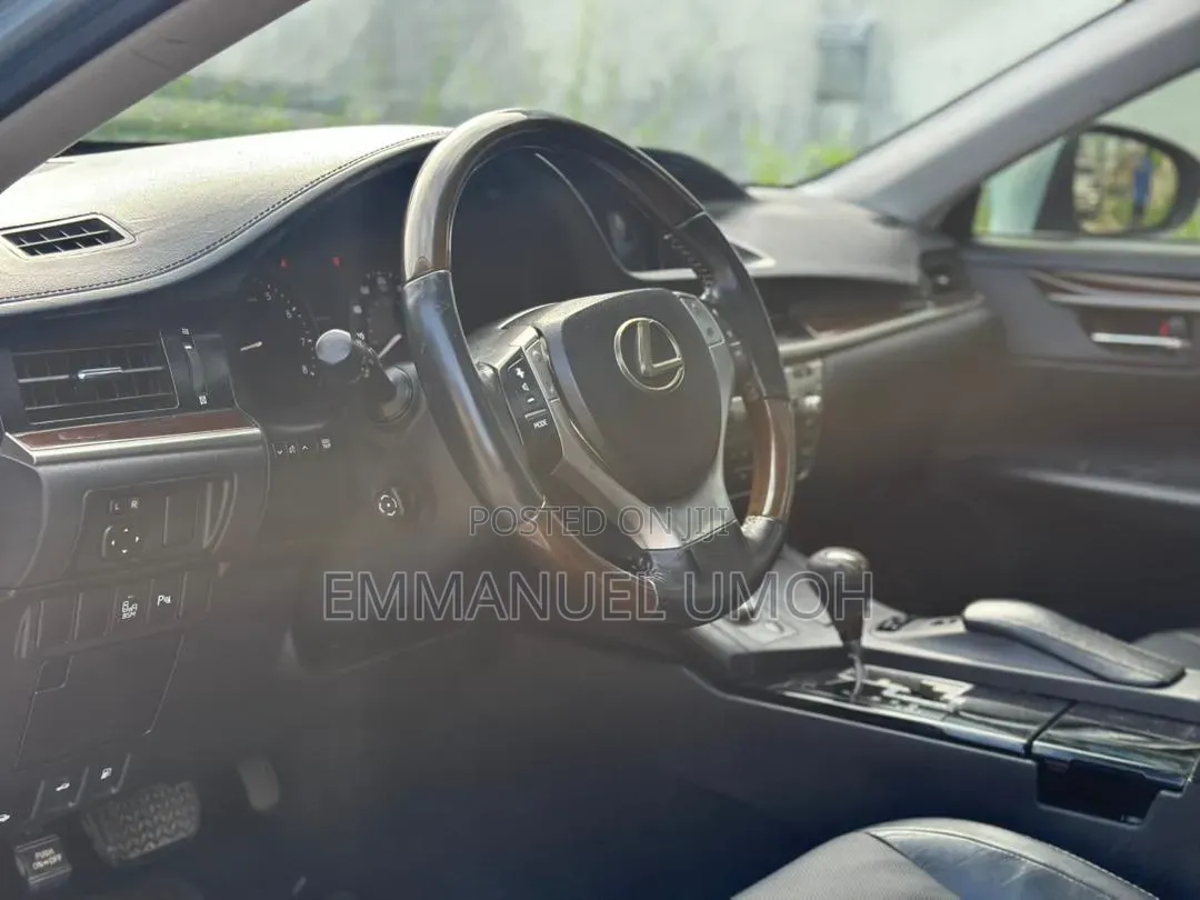 Lexus ES 2013 Blue