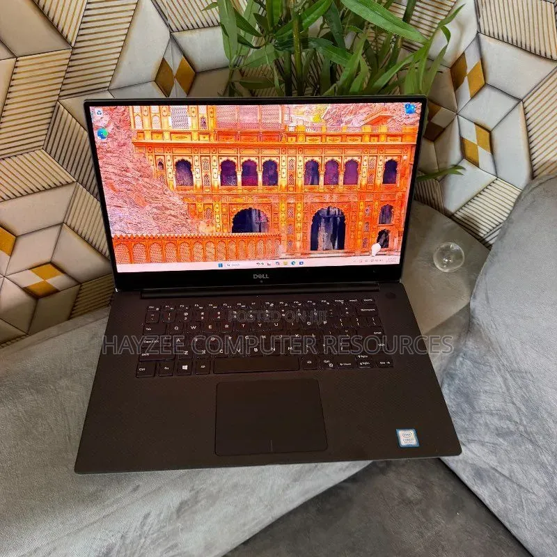 Laptop Dell XPS 15 9570 16GB Intel Core i7 SSD 512GB
