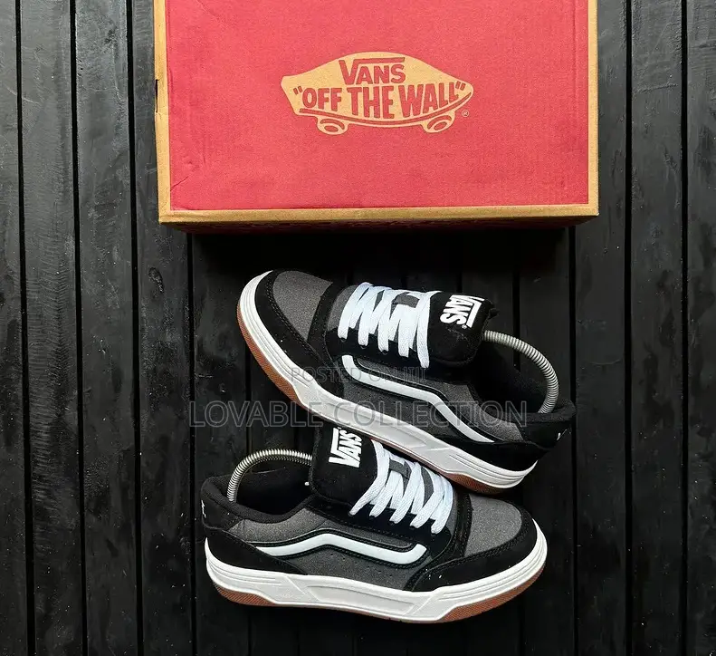 Vans Hylane Sneakers — Retro Y2k Skate Style