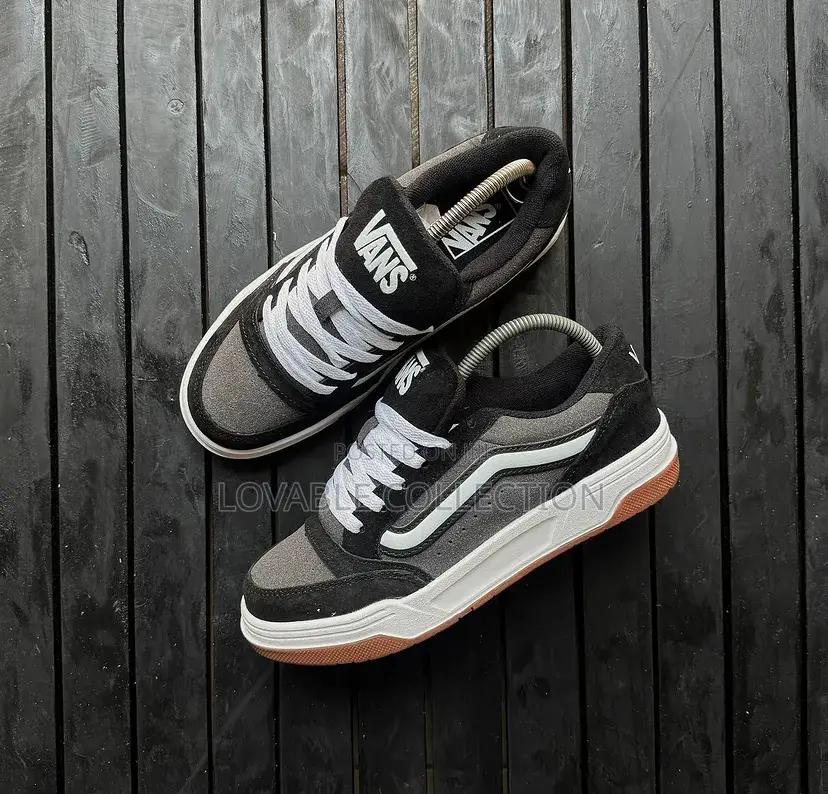 Vans Hylane Sneakers — Retro Y2k Skate Style