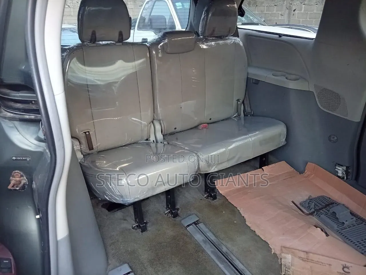 Toyota Sienna 2011 Green