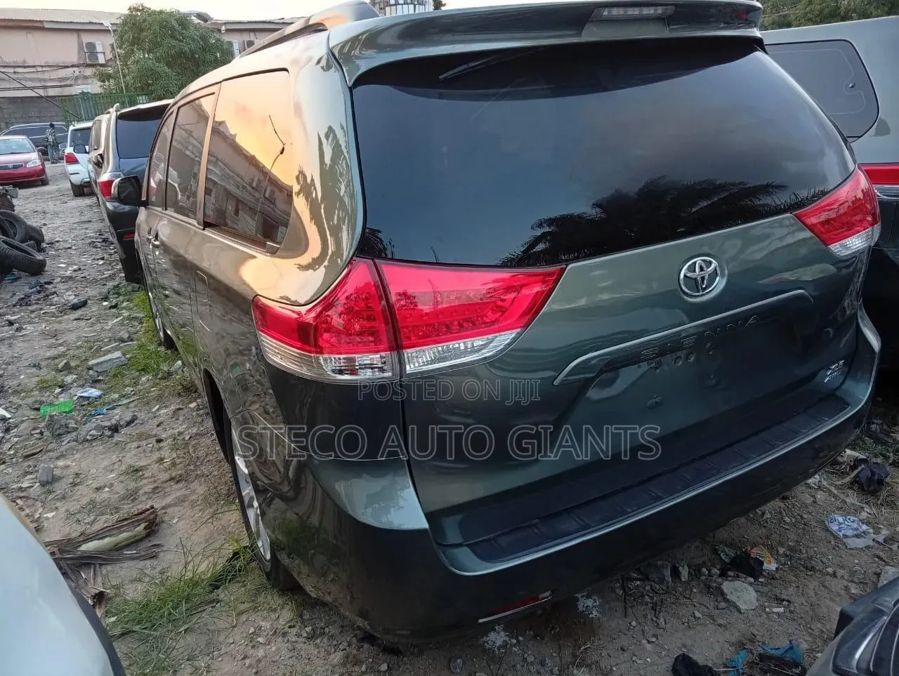 Toyota Sienna 2011 Green