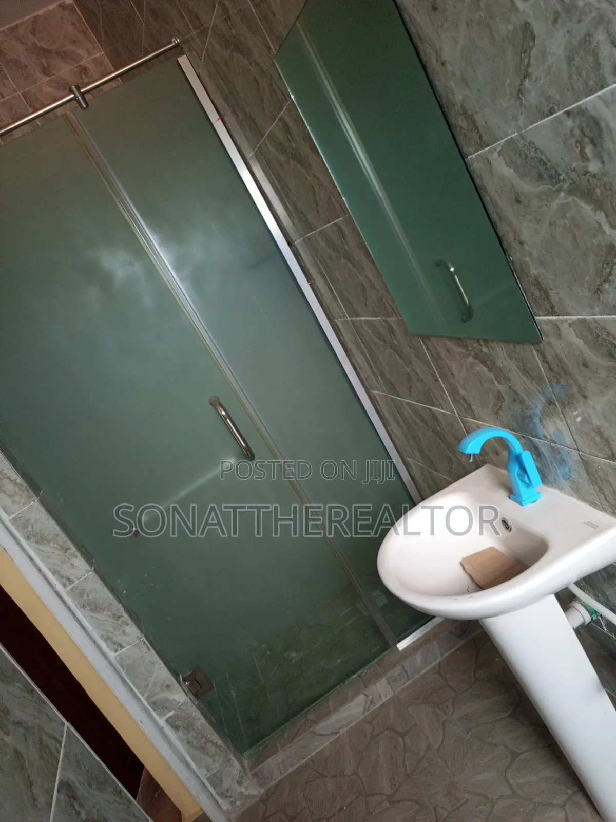 2bdrm Duplex in Arapaja, Akala Express for rent