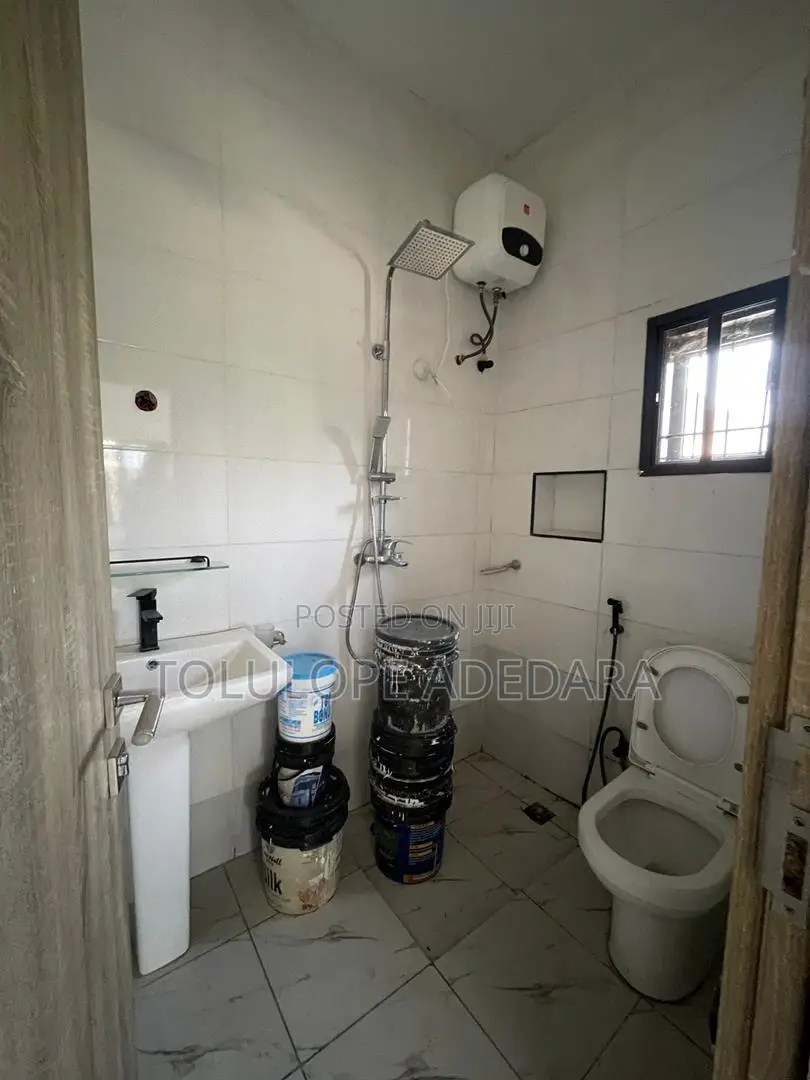 4bdrm Bungalow in Idu for rent