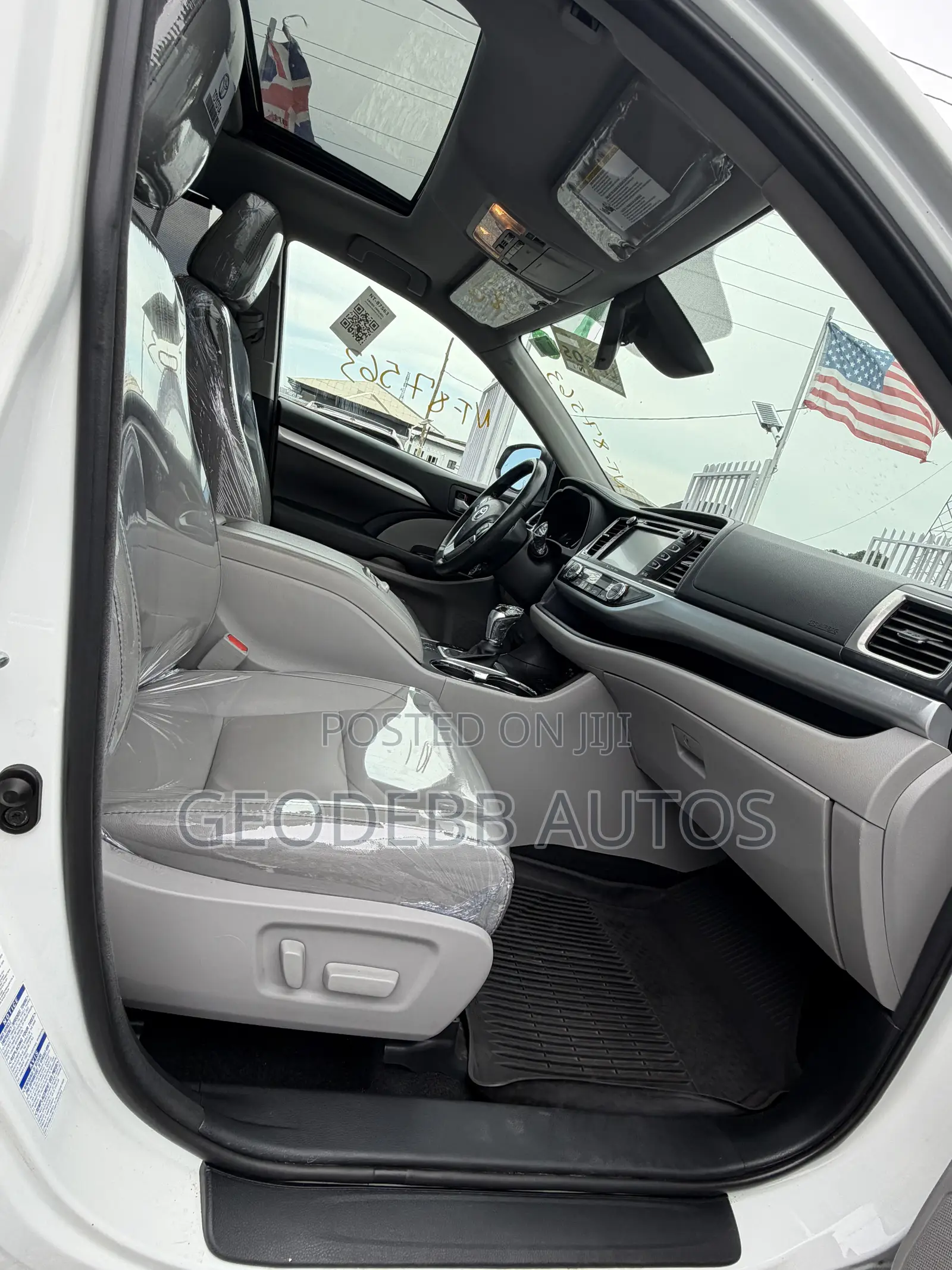 Toyota Highlander XLE 4x2 V6 (3.5L 6cyl 8A) 2017 White