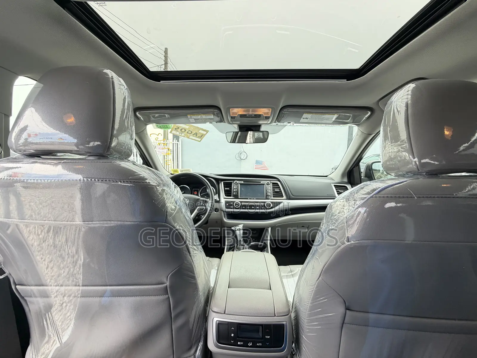 Toyota Highlander XLE 4x2 V6 (3.5L 6cyl 8A) 2017 White