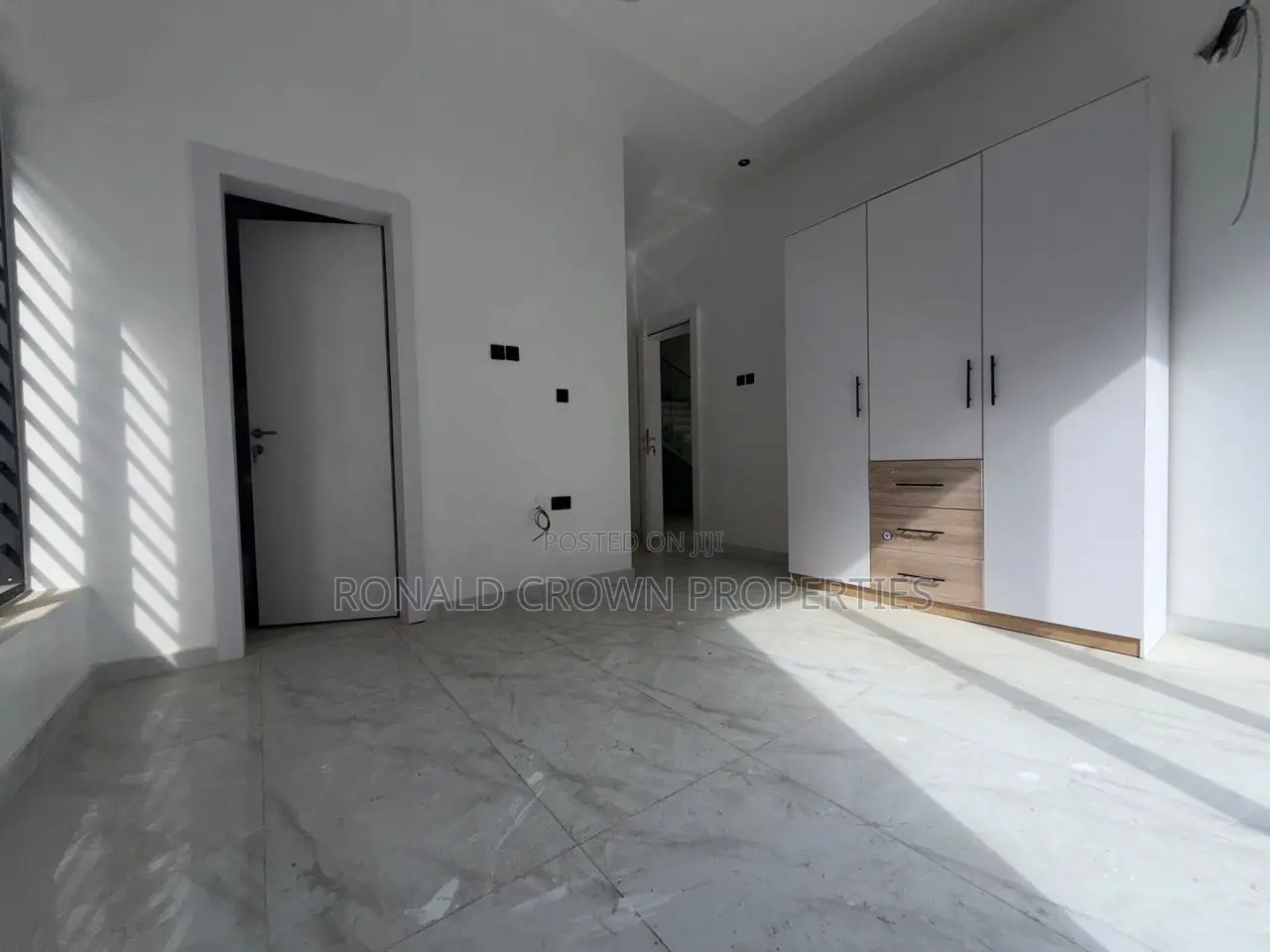 5bdrm Duplex in Ikeja GRA for sale