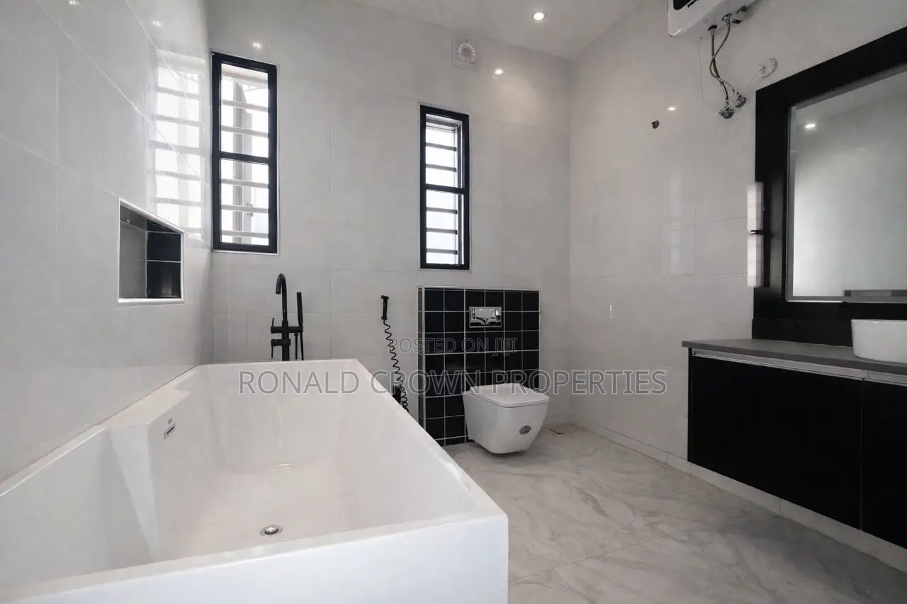 5bdrm Duplex in Ikeja GRA for sale