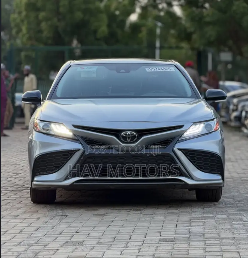Toyota Camry XSE V6 2022 Silver