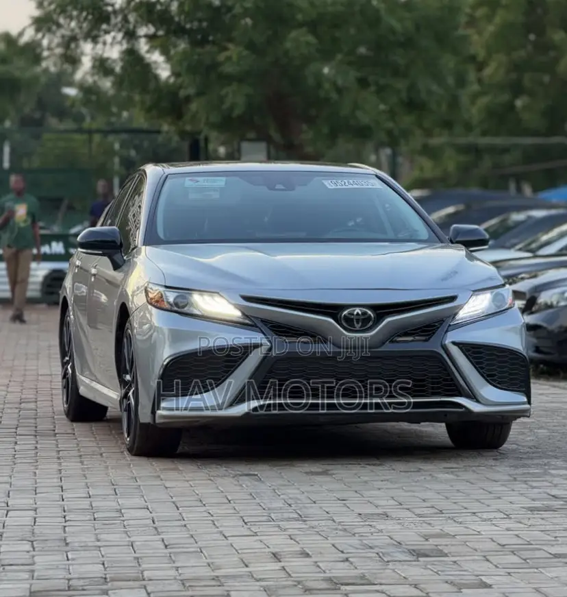 Toyota Camry XSE V6 2022 Silver