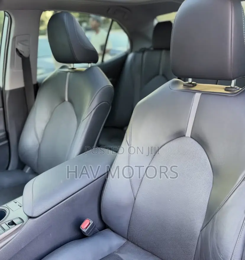 Toyota Camry XSE V6 2022 Silver