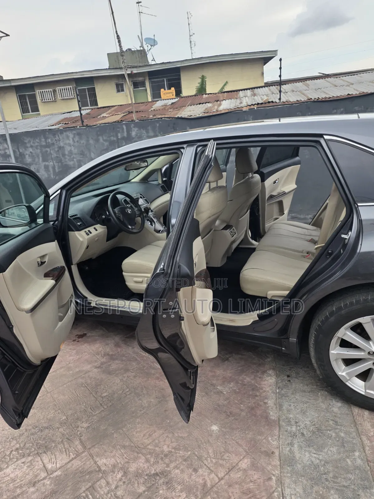 Toyota Venza AWD 2011 Gray