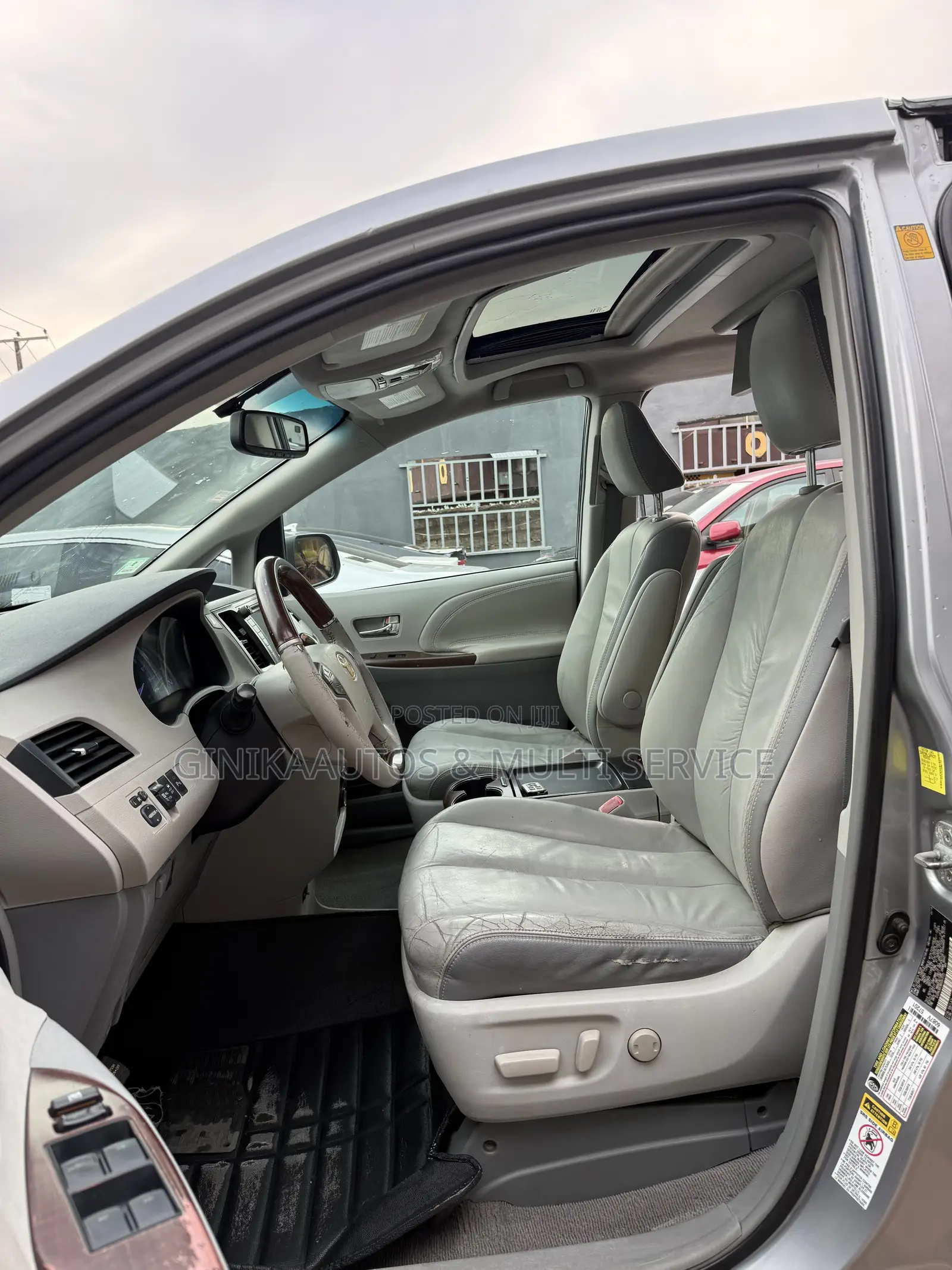 Toyota Sienna Limited FWD 7-Passenger 2013 Silver