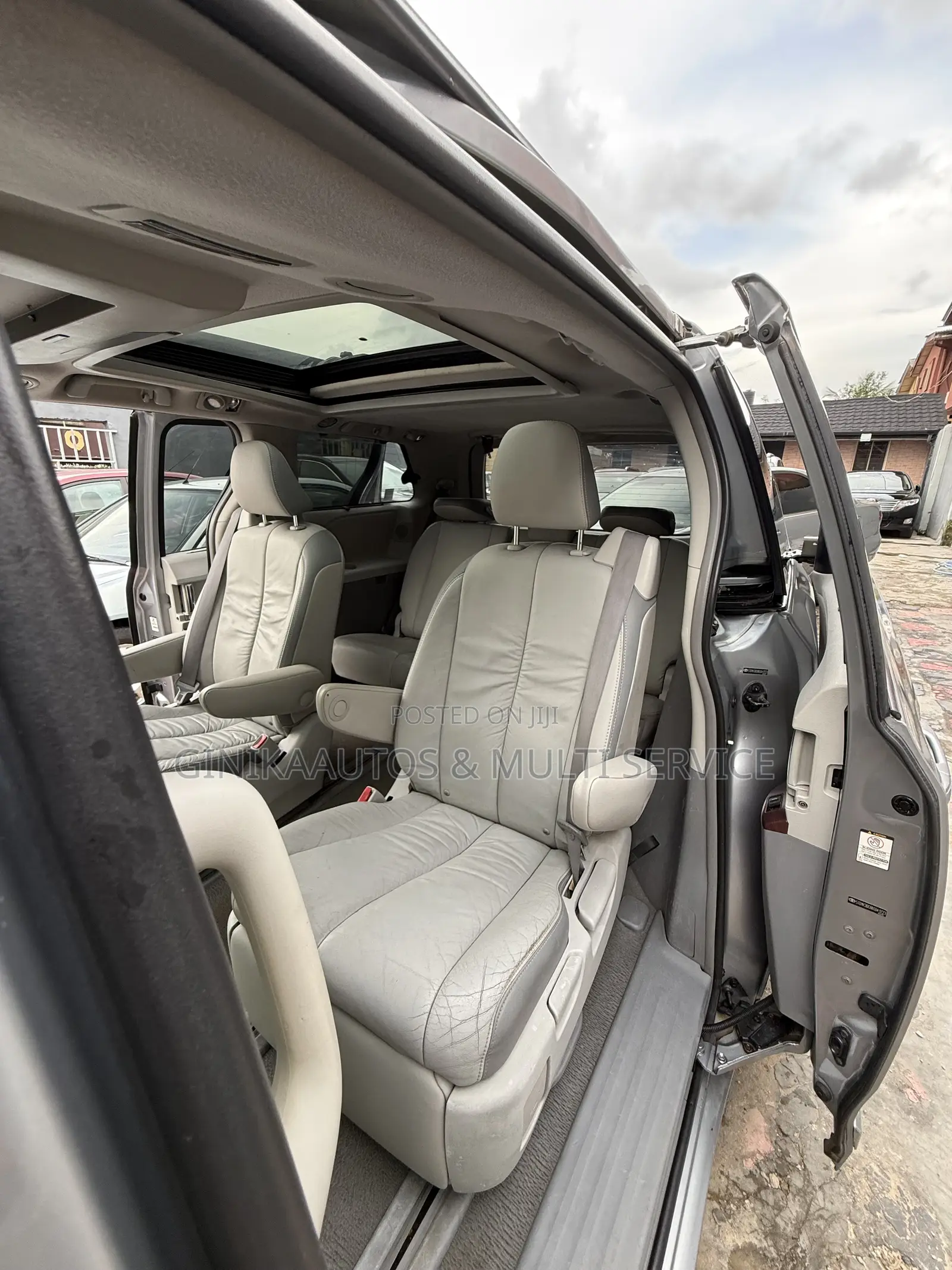 Toyota Sienna Limited FWD 7-Passenger 2013 Silver